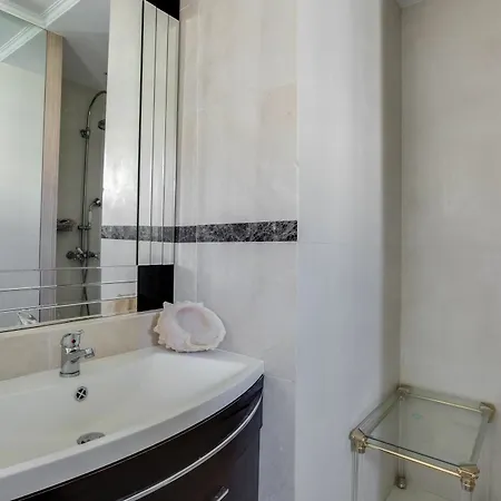 Apartment Matahari 4 *